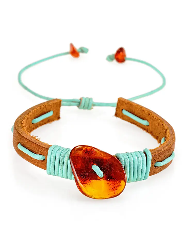 картинка Очаровательный браслет из кожи c цельным коньячным янтарём «Копакабана» в онлайн магазине