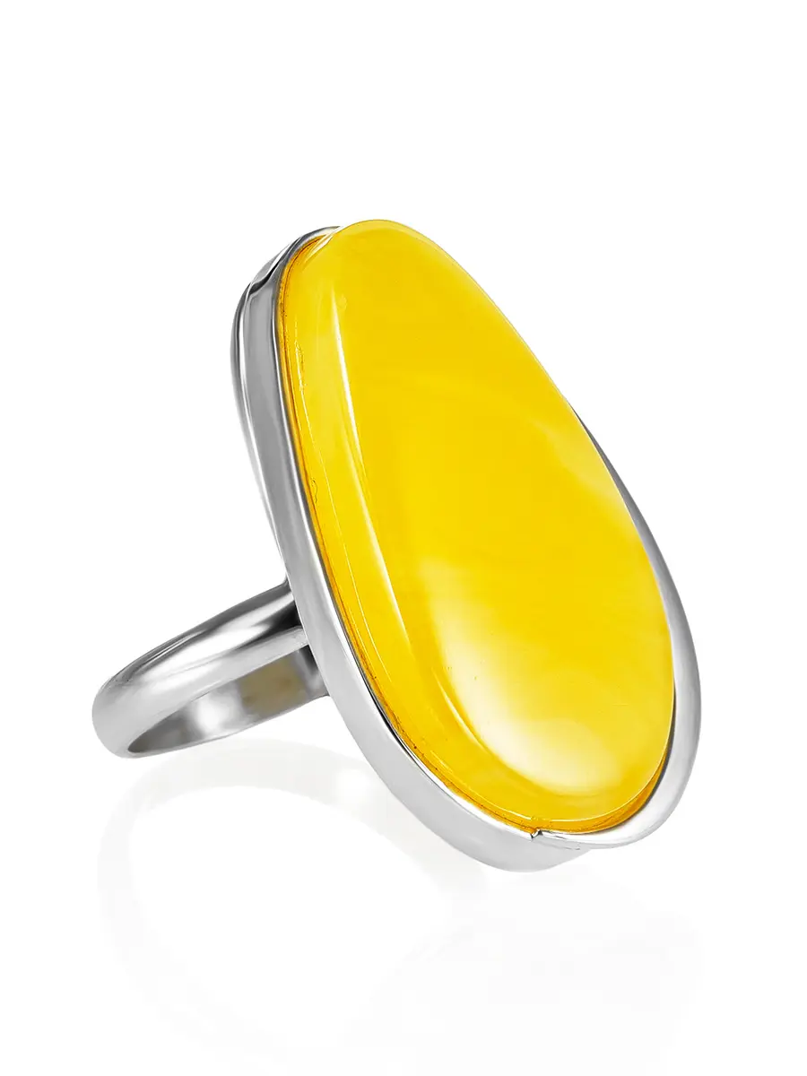 картинка Серебряное кольцо с цельным медовым янтарем «Лагуна» в онлайн магазине