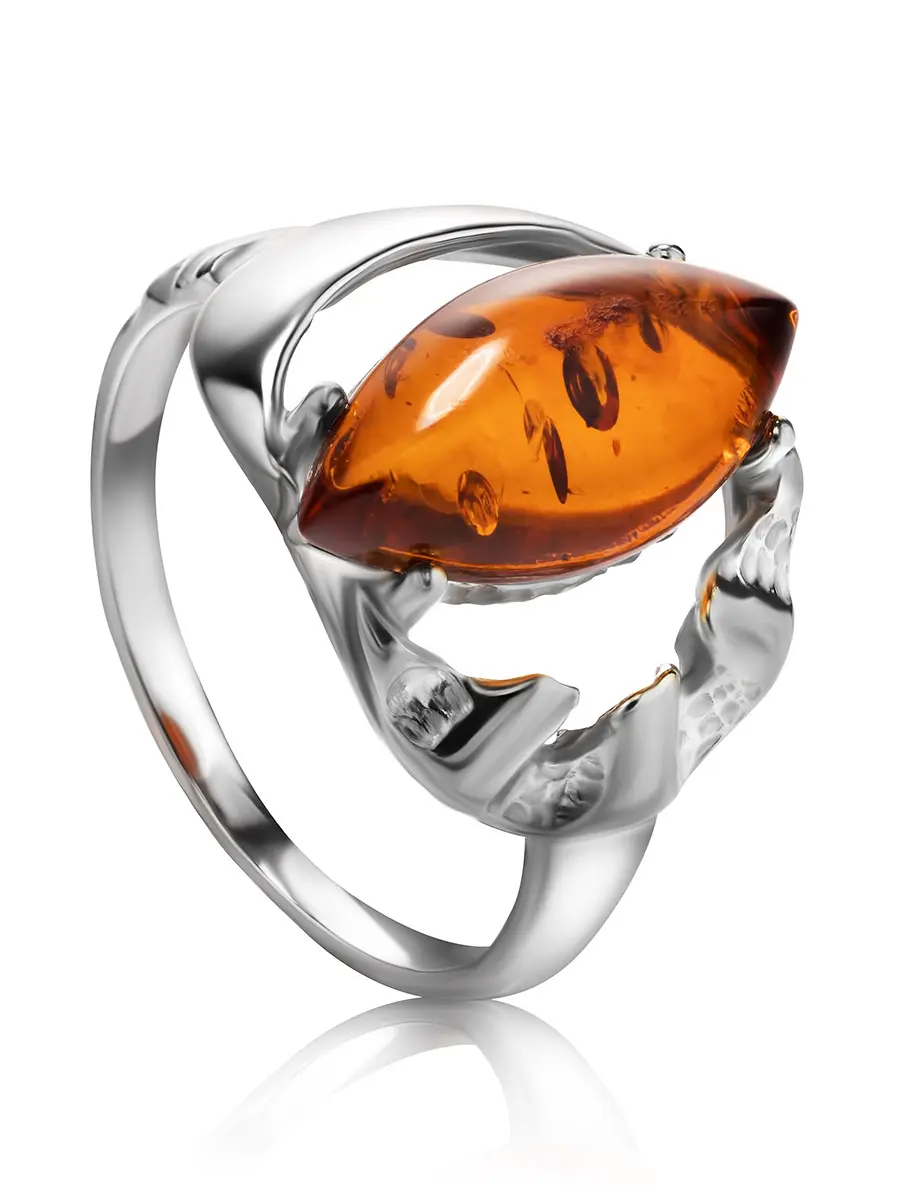 картинка Оригинальное кольцо «Рапсодия» из серебра и янтаря коньячного цвета в онлайн магазине