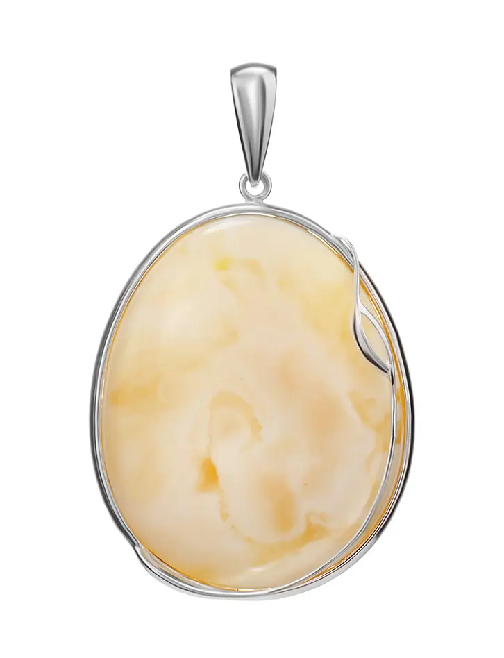 картинка Крупная подвеска из натурального янтаря белого цвета в изящном серебряном обрамлении в онлайн магазине