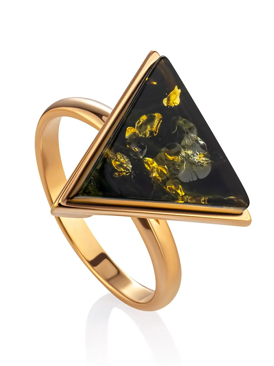 картинка Треугольное кольцо из позолоченного серебра с зелёным янтарём «Монблан» в онлайн магазине