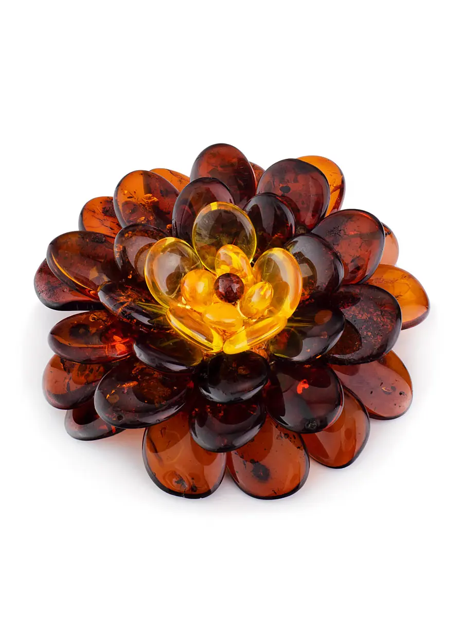 картинка Крупная объёмная брошь из натурального цельного янтаря «Хризантема» в онлайн магазине