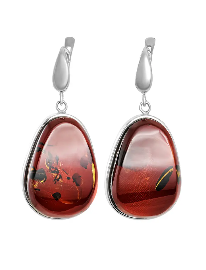 картинка Крупные серьги «Глянец» из янтаря тёмно-вишневого цвета и серебра в онлайн магазине