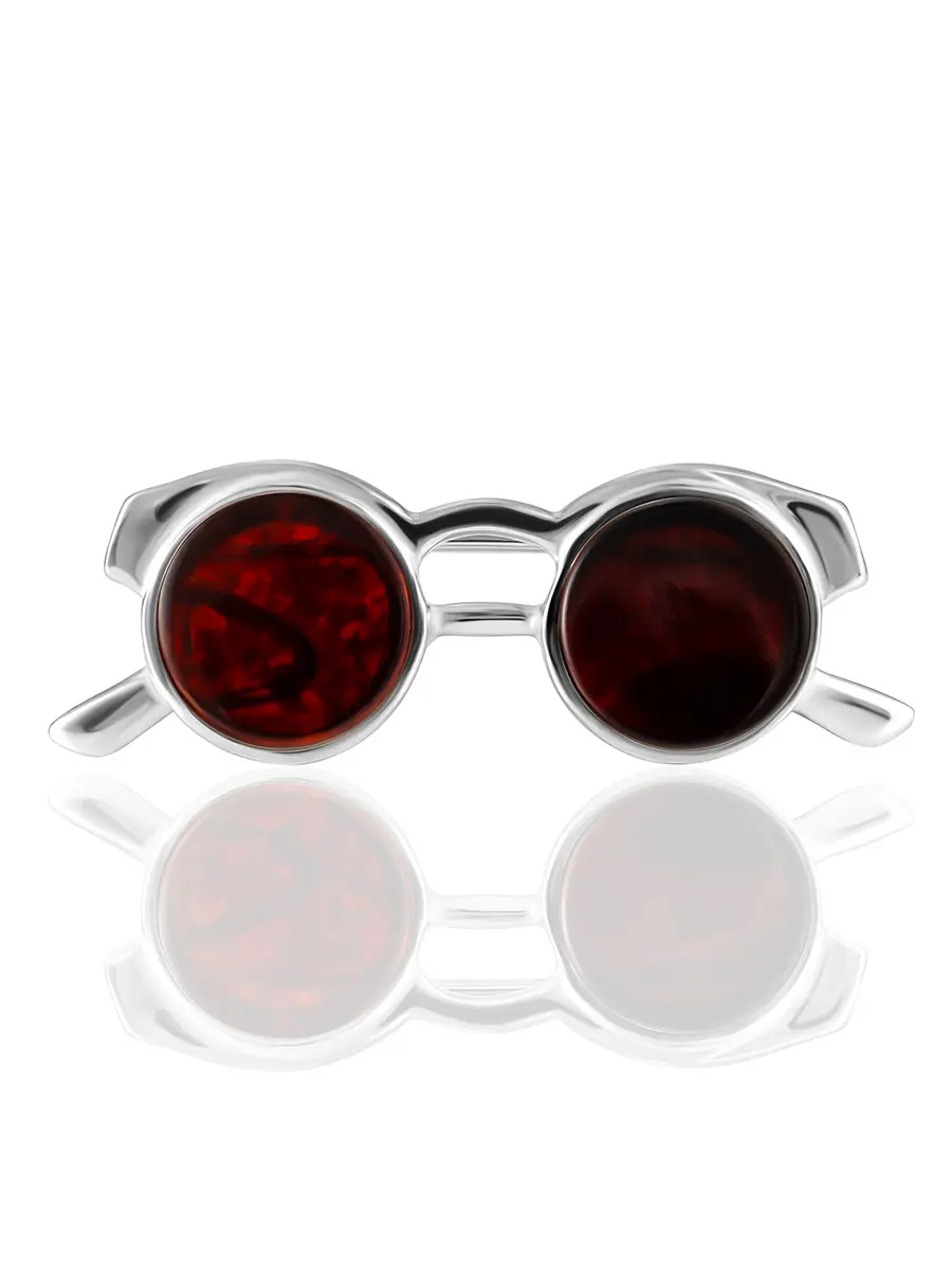 картинка Яркая брошь «Очки» с тёмно-вишнёвым янтарём в онлайн магазине