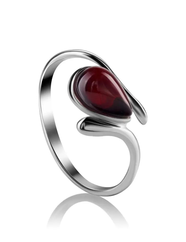 картинка Серебряное кольцо «Гермия», украшенное янтарём насыщенного вишнёвого цвета в онлайн магазине