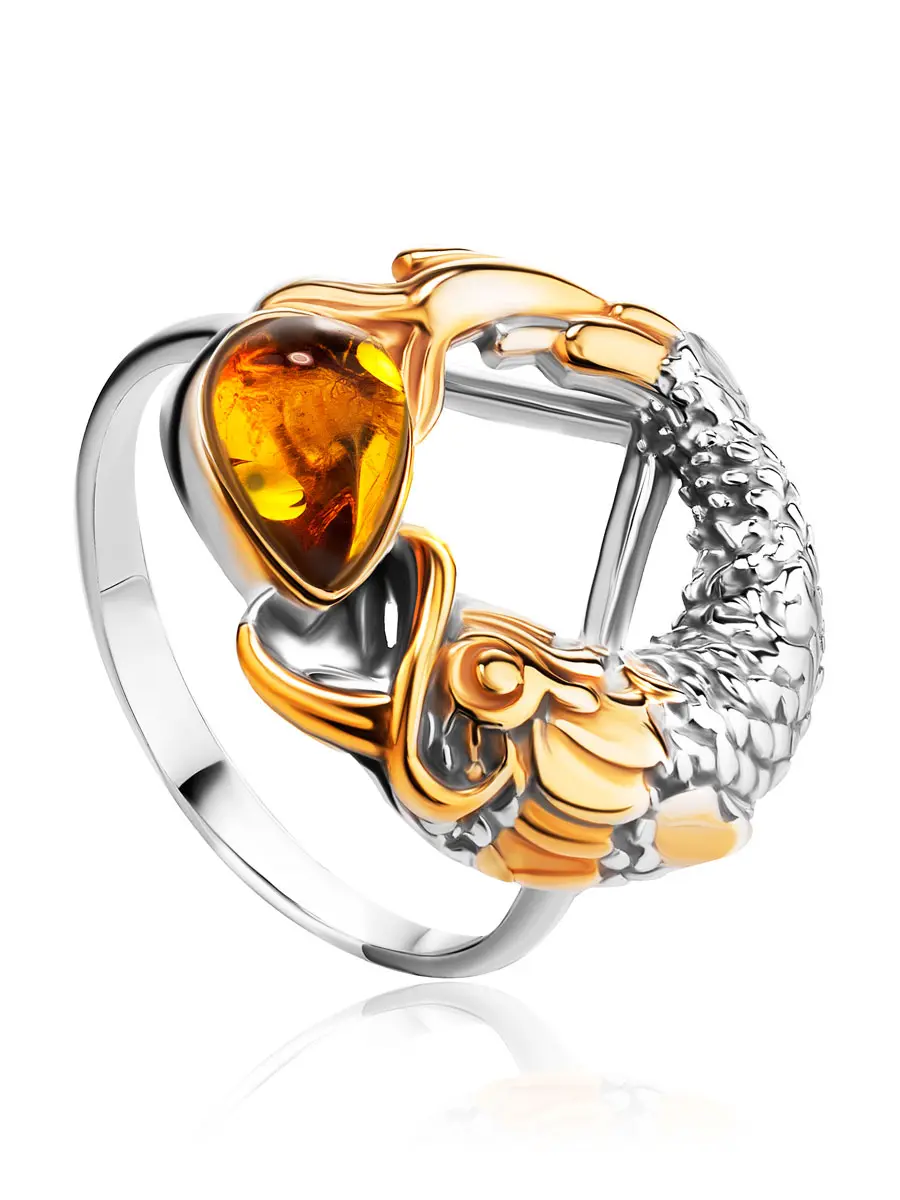 картинка Необычное кольцо из серебра с позолотой и коньячного янтаря «Рыбка Кои» в онлайн магазине