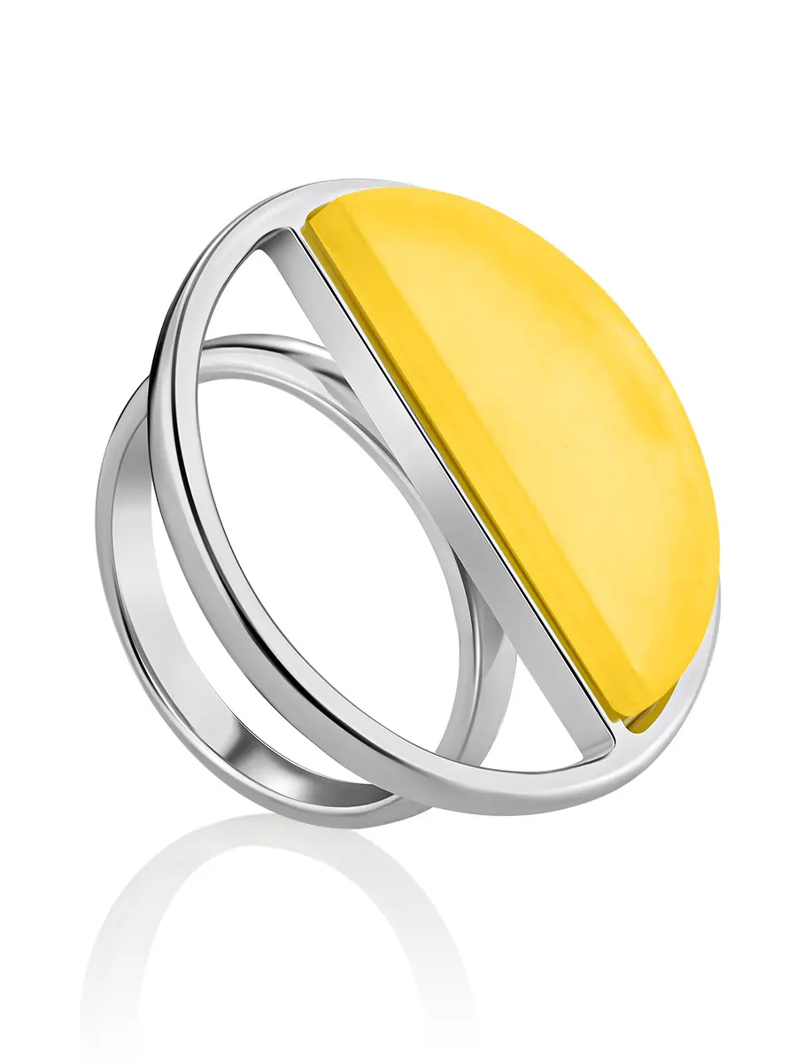 картинка Стильное кольцо «Монако» из серебра и ярко-медового янтаря в онлайн магазине
