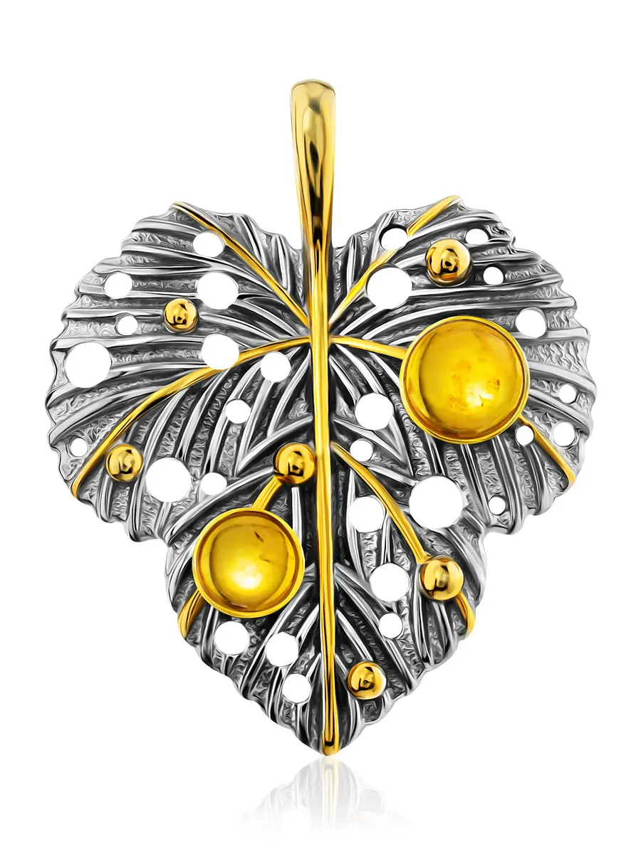 картинка Изысканный кулон из серебра с позолотой и натурального янтаря «Листочек» в онлайн магазине
