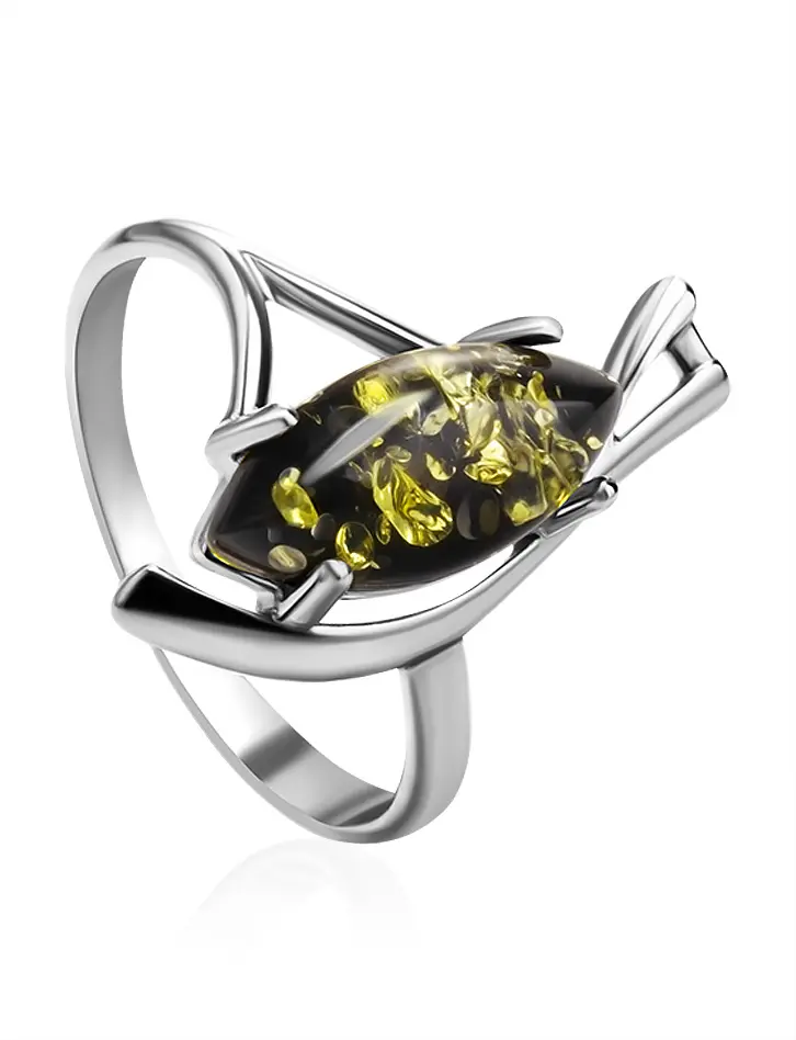картинка Легкое кольцо со вставкой из натурального сверкающего зеленого янтаря «Ирис» в онлайн магазине