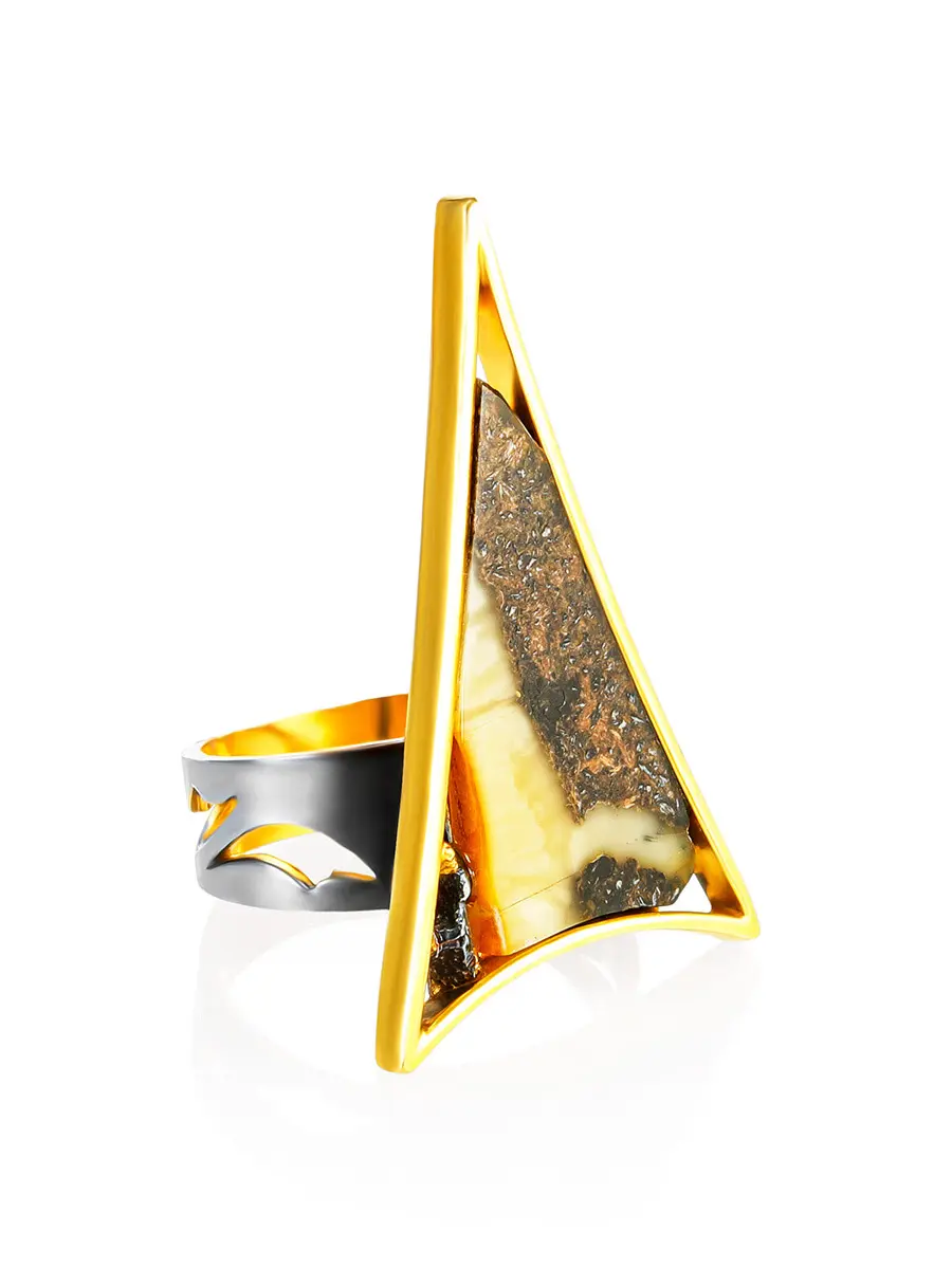 картинка Эффектное кольцо «Модерн» из натурального цельного янтаря в онлайн магазине