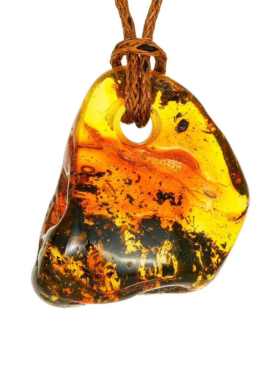 картинка Подвеска из цельного янтаря природной формы в онлайн магазине