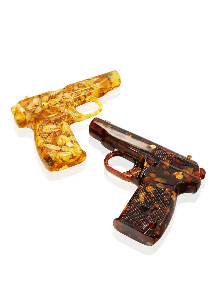 картинка Сувенирный набор из янтаря «Дуэль» — два пистолета Макарова в подарочной шкатулке в онлайн магазине