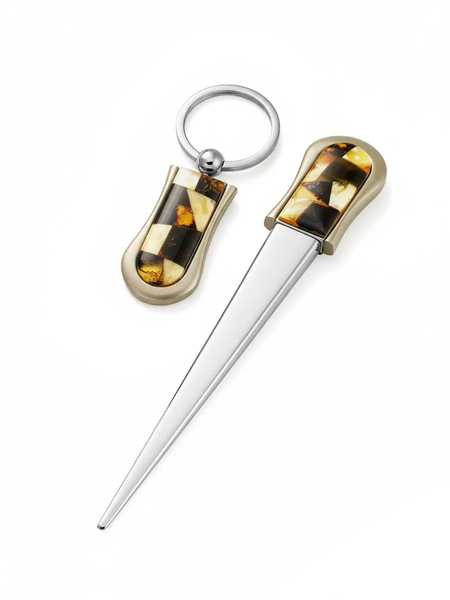 картинка Комплект из канцелярского ножа и брелока, украшенных янтарной мозаикой в онлайн магазине