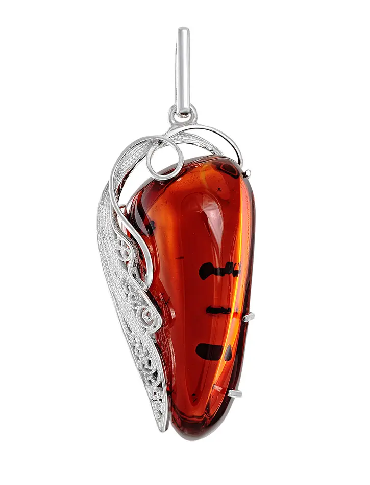 картинка Крупная подвеска из натурального янтаря вишневого цвета в серебре «Крылышко» в онлайн магазине