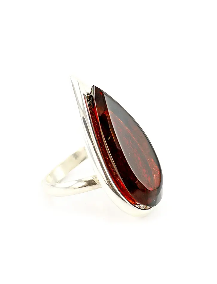 картинка Серебряное кольцо с вставкой из натурального янтаря вишневого цвета «Глянцевая капля» в онлайн магазине