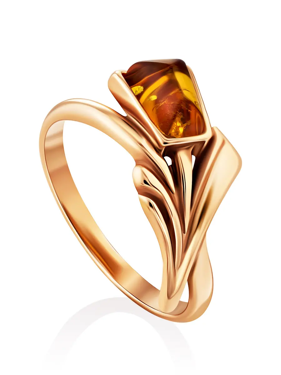 картинка Необычное кольцо из позолоченного серебра с золотисто-коньячным янтарём «Тюльпан» в онлайн магазине