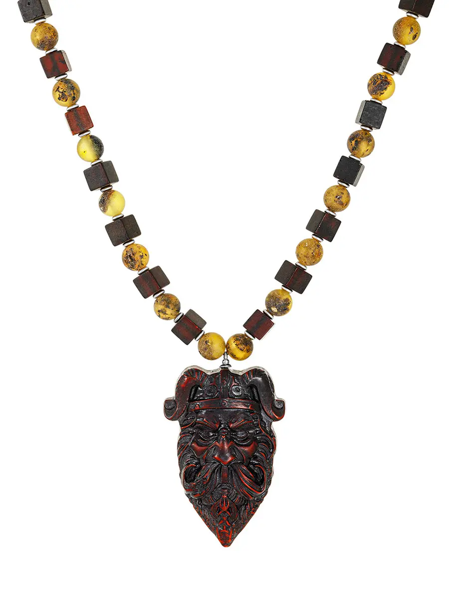 картинка Оригинальные бусы из натурального балтийского янтаря с резным кулоном «Викинг» в онлайн магазине