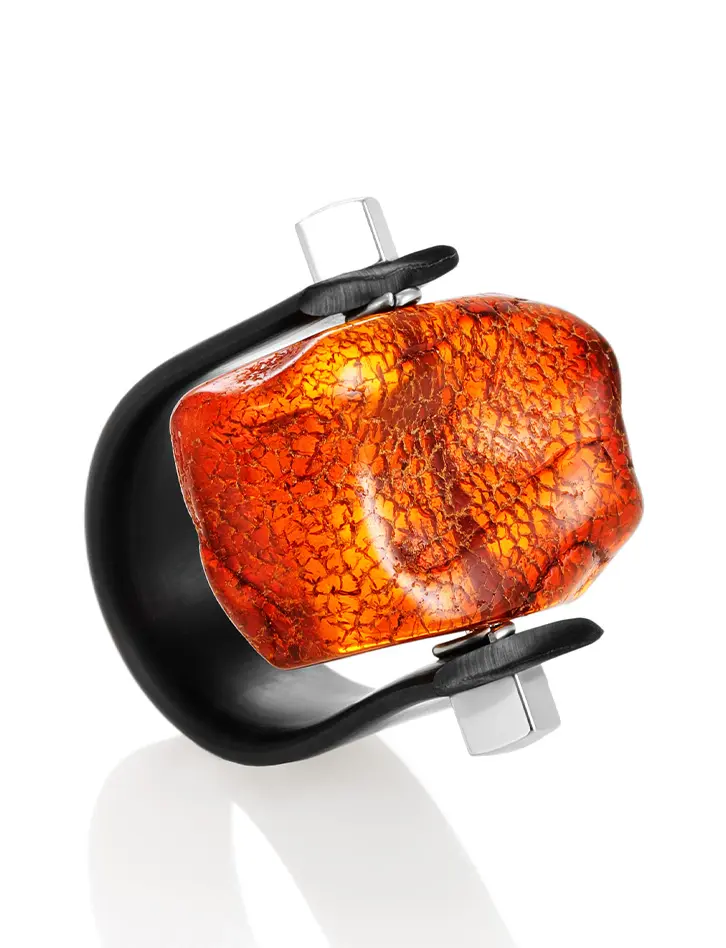картинка Стильное кольцо-унисекс из натурального янтаря и каучука «Сильверстоун» в онлайн магазине