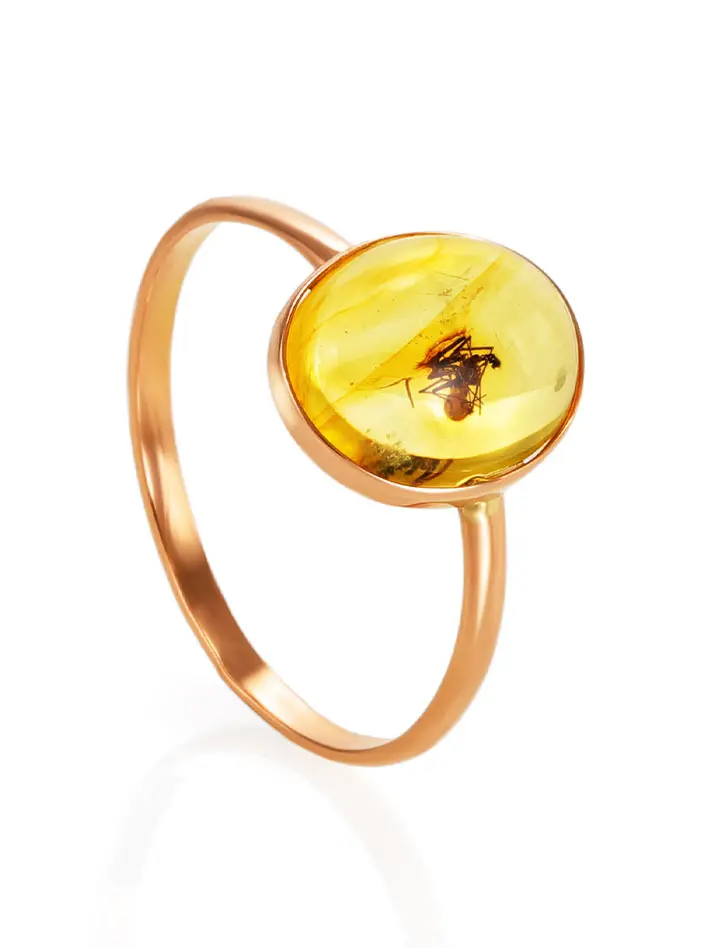 картинка Уникальное золотое кольцо «Клио» из янтаря с паучком в онлайн магазине