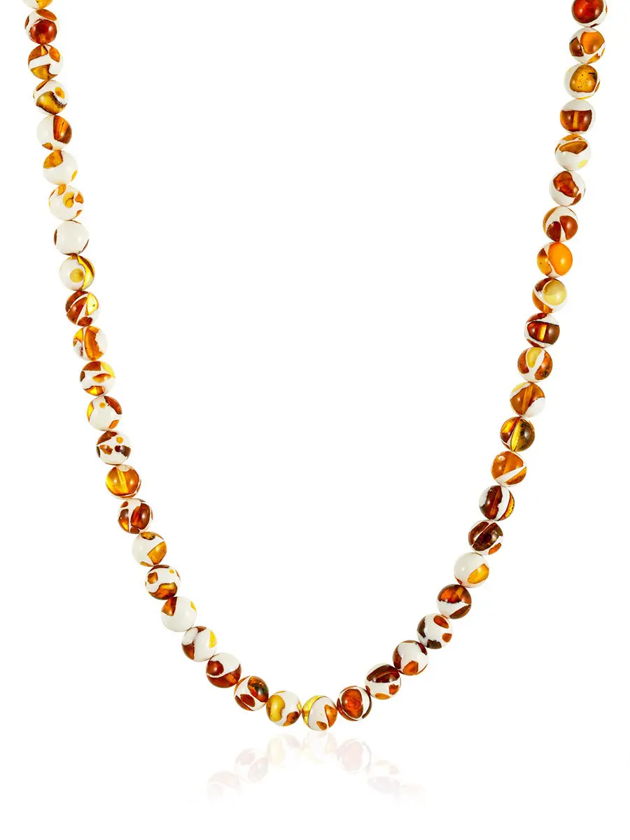 картинка Яркие бусы из янтаря в полимере белого цвета «Шары далматин» в онлайн магазине