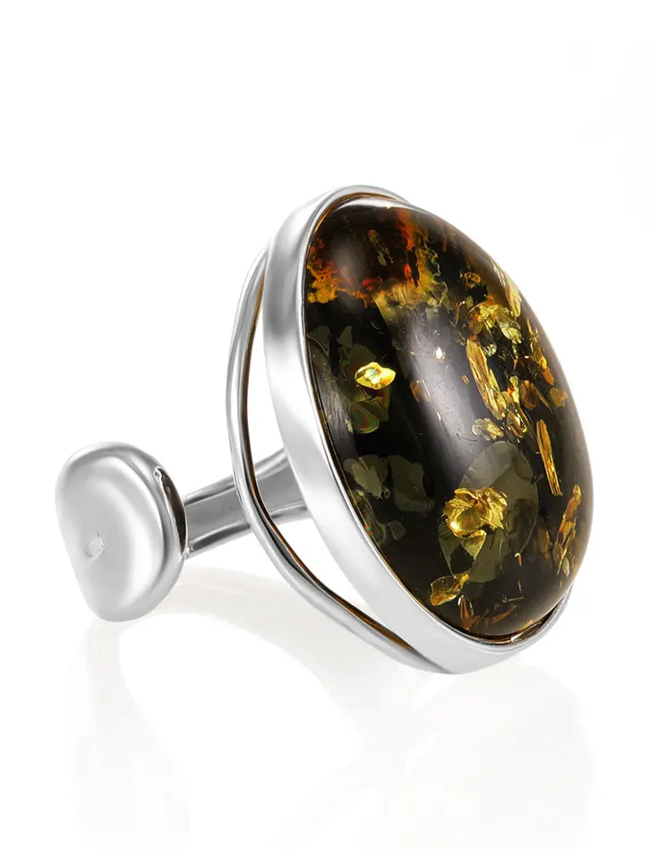 картинка Серебряное кольцо с крупной вставкой из натурального янтаря «Глянец зеленый» в онлайн магазине