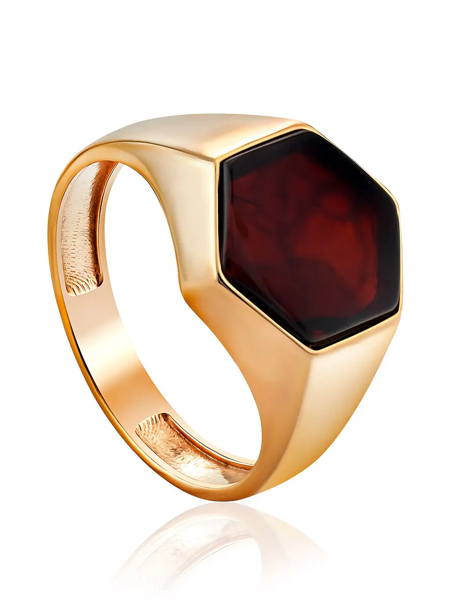 картинка Стильное кольцо «Бельканто» из позолоченного серебра и янтаря вишнёвого цвета в онлайн магазине