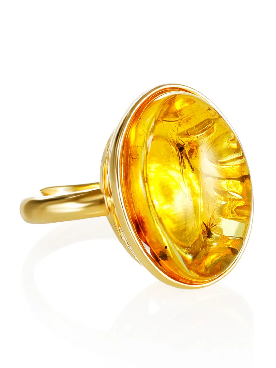 картинка Эффектное кольцо «Клио» из янтаря с инклюзом в онлайн магазине