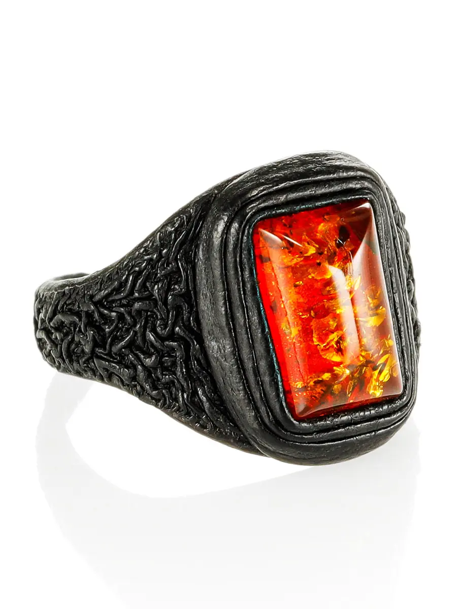 картинка Стильное кольцо из чёрной кожи с искрящимся янтарём «Нефертити» в онлайн магазине