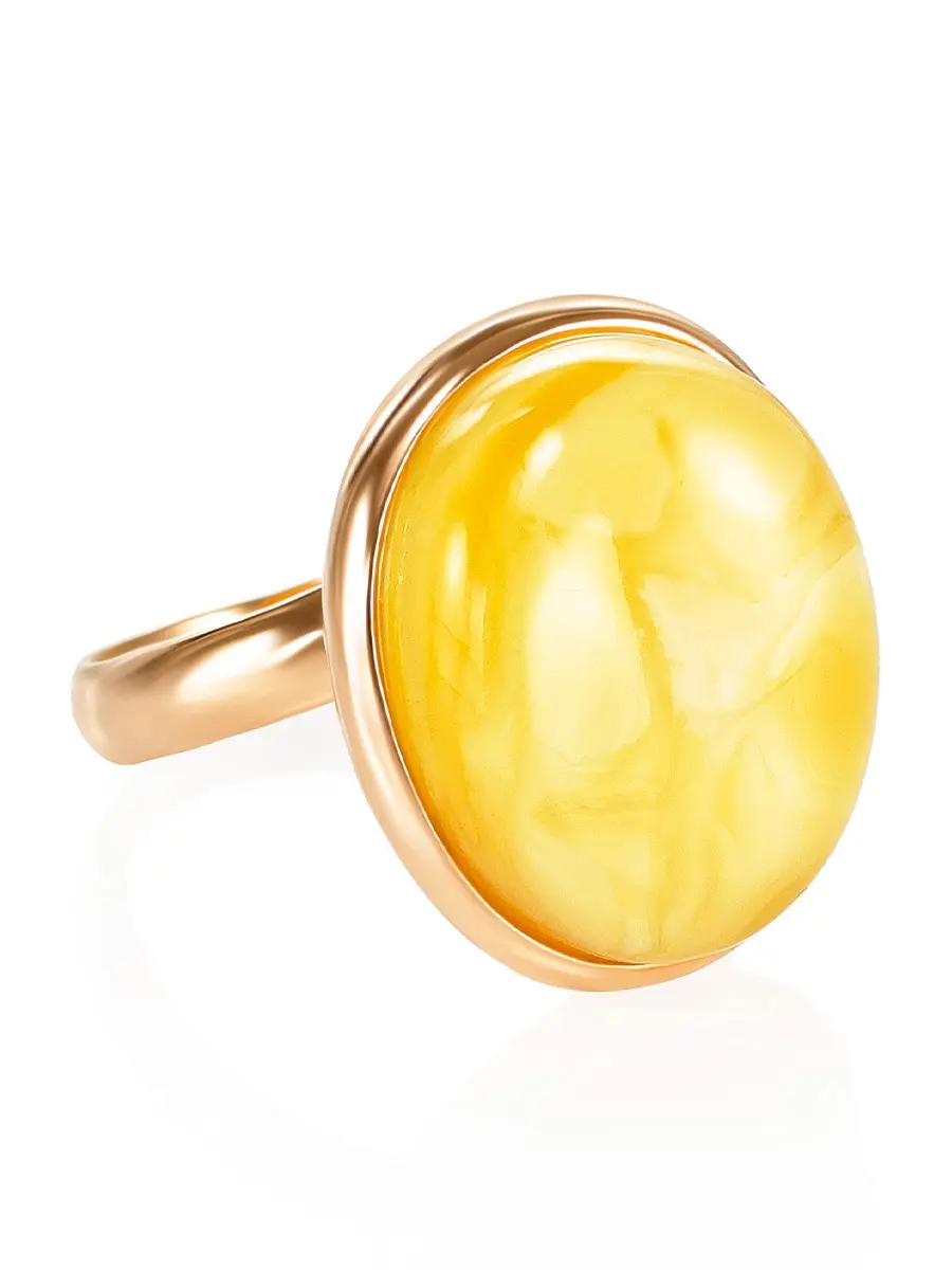 картинка Элегантное позолоченное кольцо с натуральным цельным янтарём в онлайн магазине