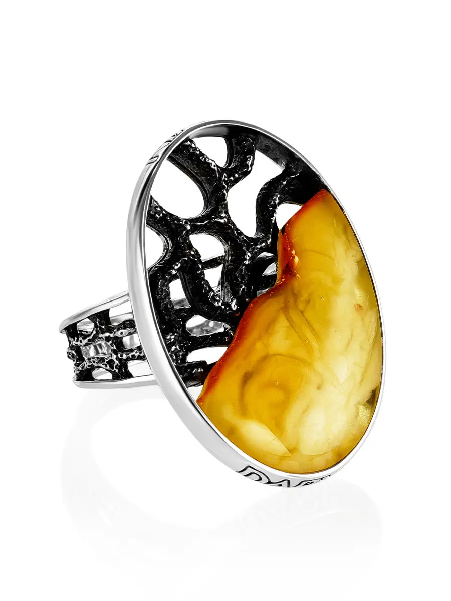 картинка Овальное кольцо «Модерн» со вставкой из цельного янтаря в онлайн магазине