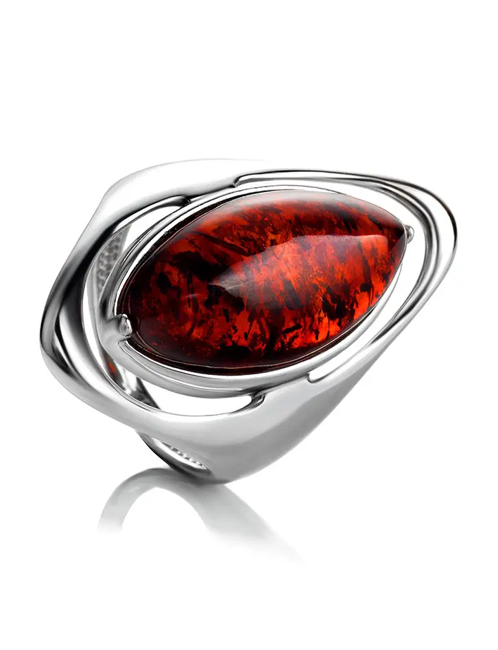 картинка Яркое эффектное кольцо с крупной вставкой из натурального балтийского вишнёвого янтаря «Аллегро» в онлайн магазине