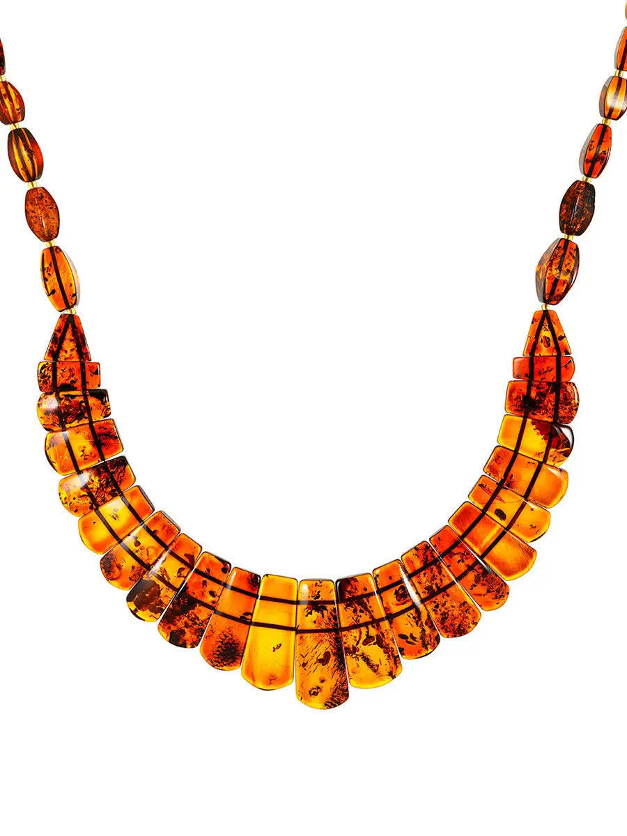 картинка Яркое колье из натурального балтийского янтаря коньячного цвета «Пластинки» в онлайн магазине