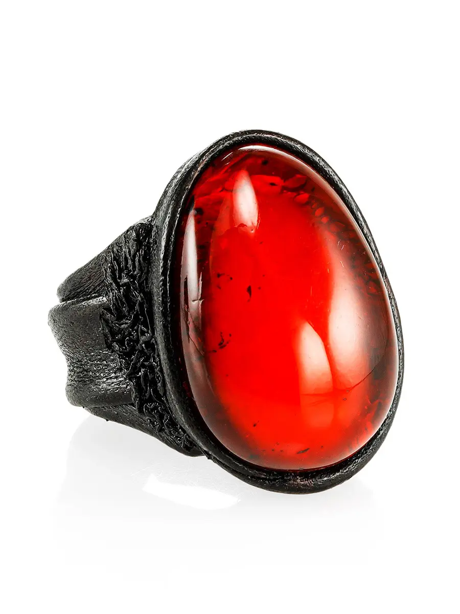 картинка Яркий перстень «Нефертити» из натуральной кожи и красного янтаря в онлайн магазине