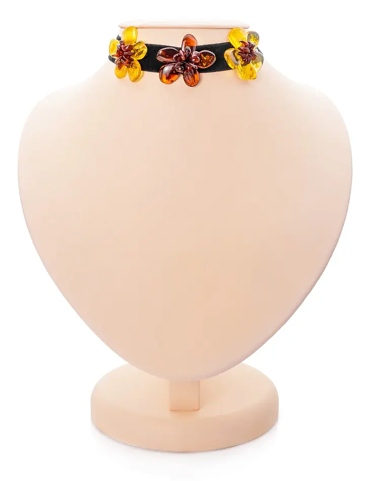 картинка Стильный чокер, украшенный цветами из натурального балтийского янтаря «Шиповник» в онлайн магазине