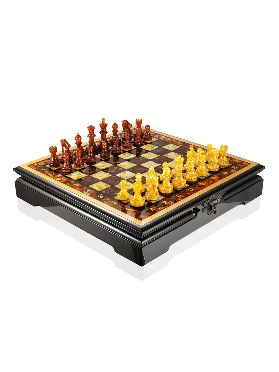 картинка Набор для игры в шахматы или шашки: доска-шкатулка и фигурки в онлайн магазине