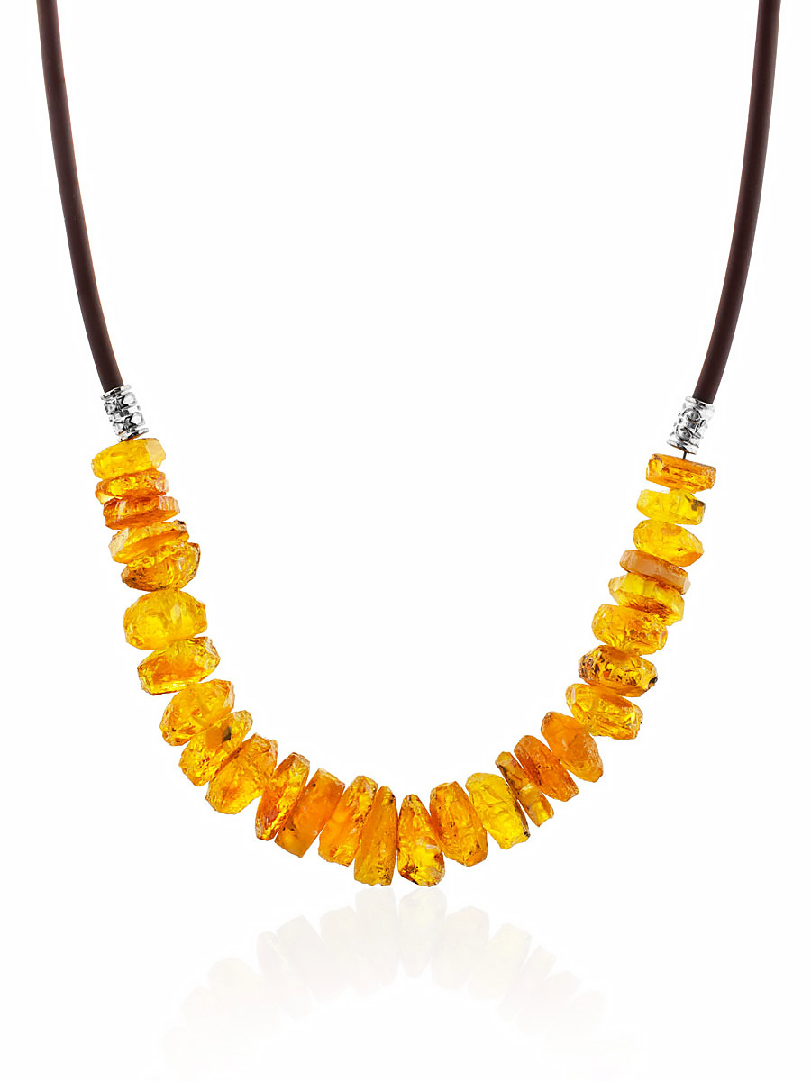 

Короткое лечебное колье с натуральным нешлифованным янтарём «Шайбы на шнурке», Коньячный